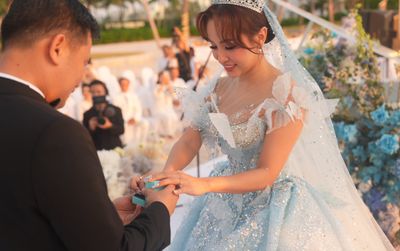 Hôn lễ Vân Hugo và những điều ấn tượng nhất: Váy cưới đến địa điểm tổ chức đều 'ăn điểm'